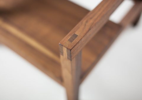 Detail Hocker aus Nuss